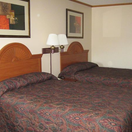 America'S Best Inn And Suites Emporia Luaran gambar