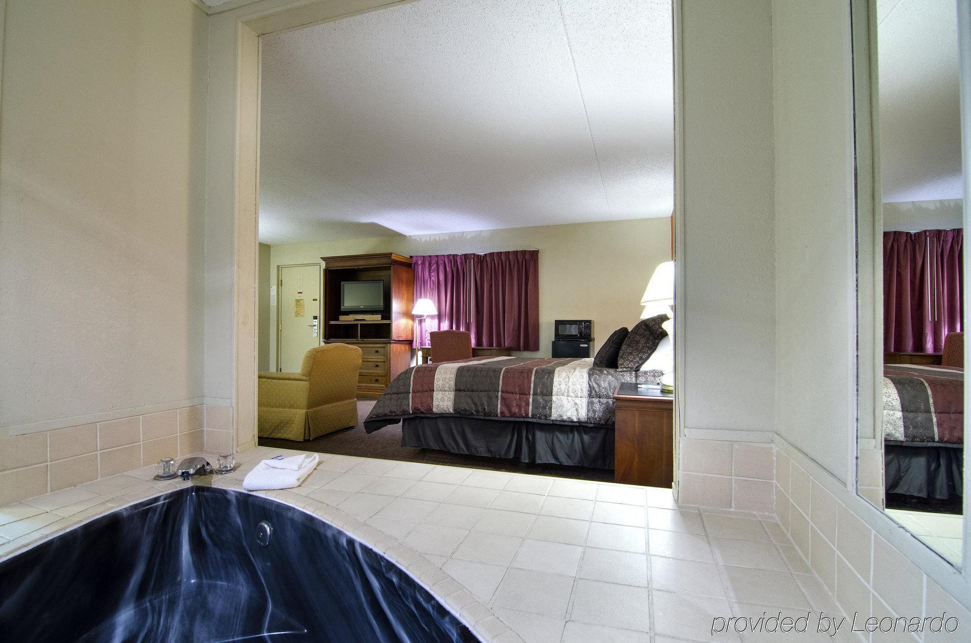 America'S Best Inn And Suites Emporia Luaran gambar
