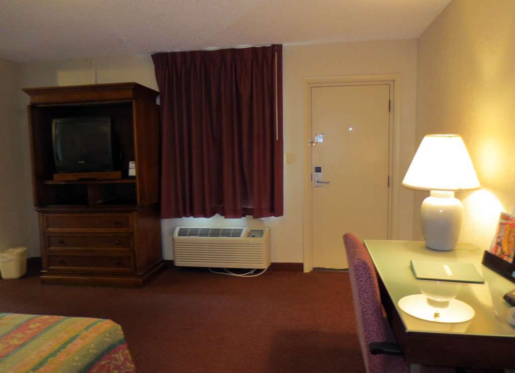 America'S Best Inn And Suites Emporia Bilik gambar