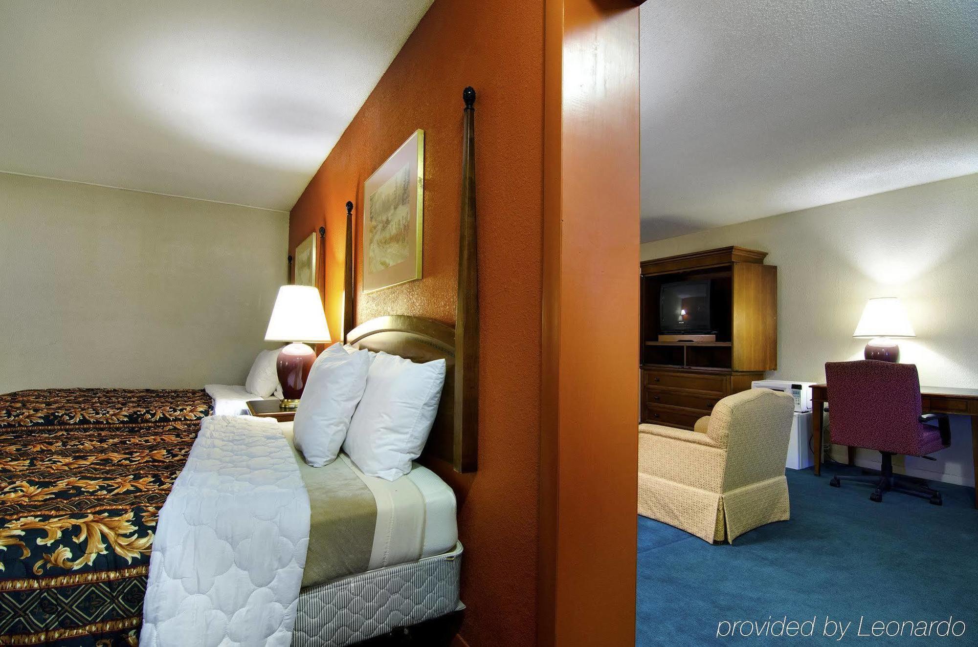 America'S Best Inn And Suites Emporia Luaran gambar