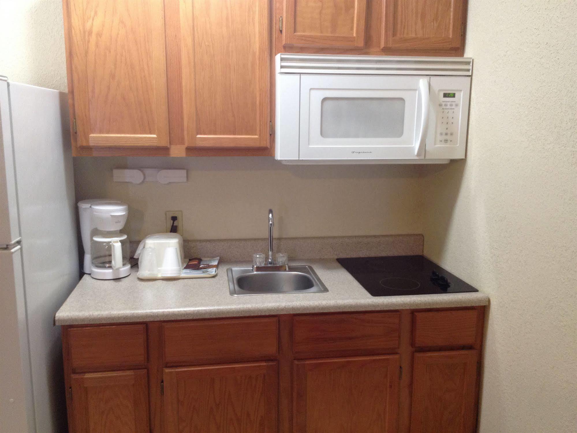America'S Best Inn And Suites Emporia Luaran gambar