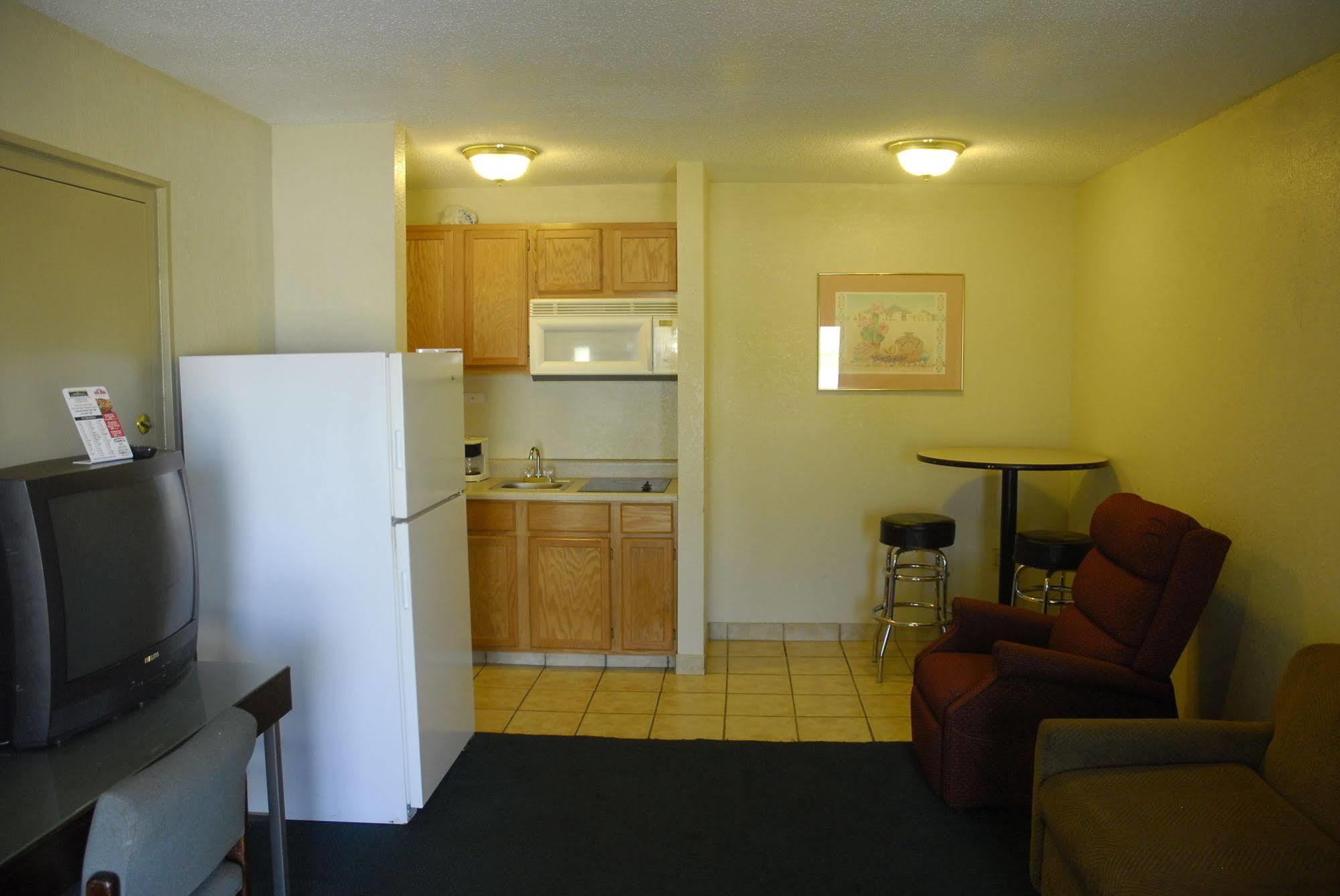 America'S Best Inn And Suites Emporia Luaran gambar