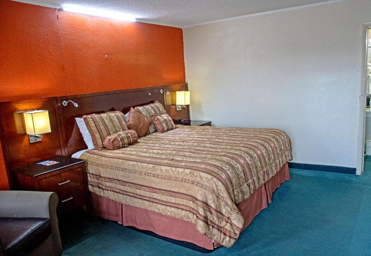 America'S Best Inn And Suites Emporia Luaran gambar